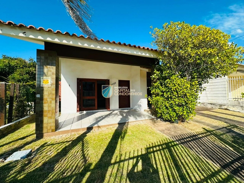 Casa no centro de Xangri-lá.: 1ª foto da galeria de imagens do imóvel