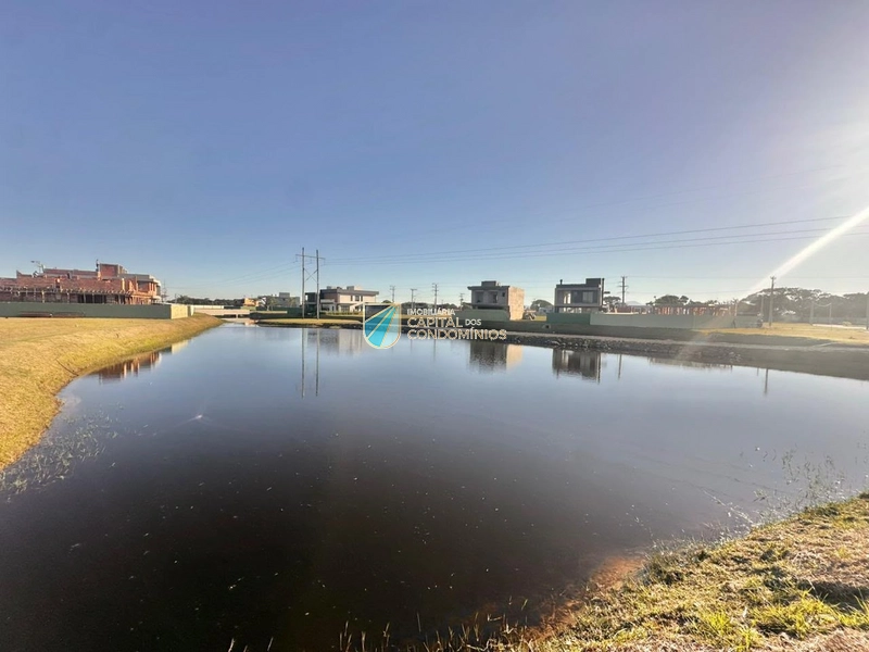 Sobrado beira lago no Allure: 3ª foto da galeria de imagens do imóvel