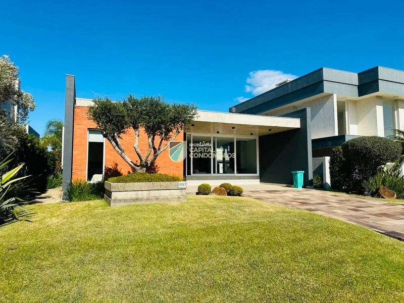 Casa térrea no Enseada: 4ª foto da galeria de imagens do imóvel