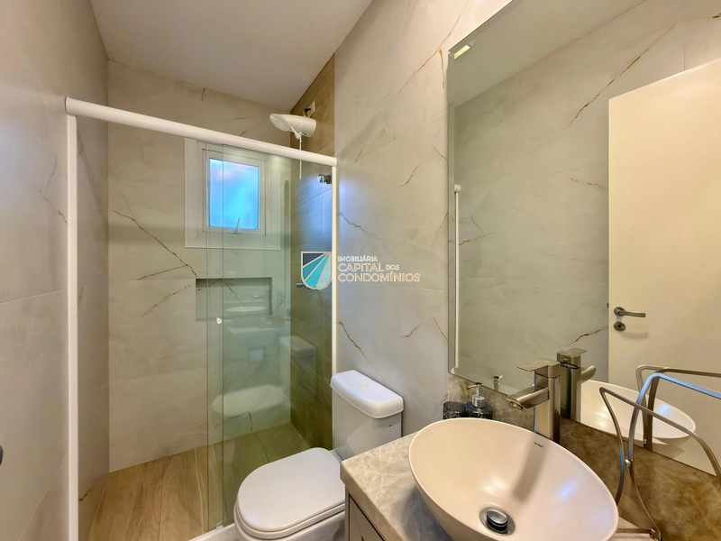 Casa Hermosa com corredor lateral: 22ª foto da galeria de imagens do imóvel