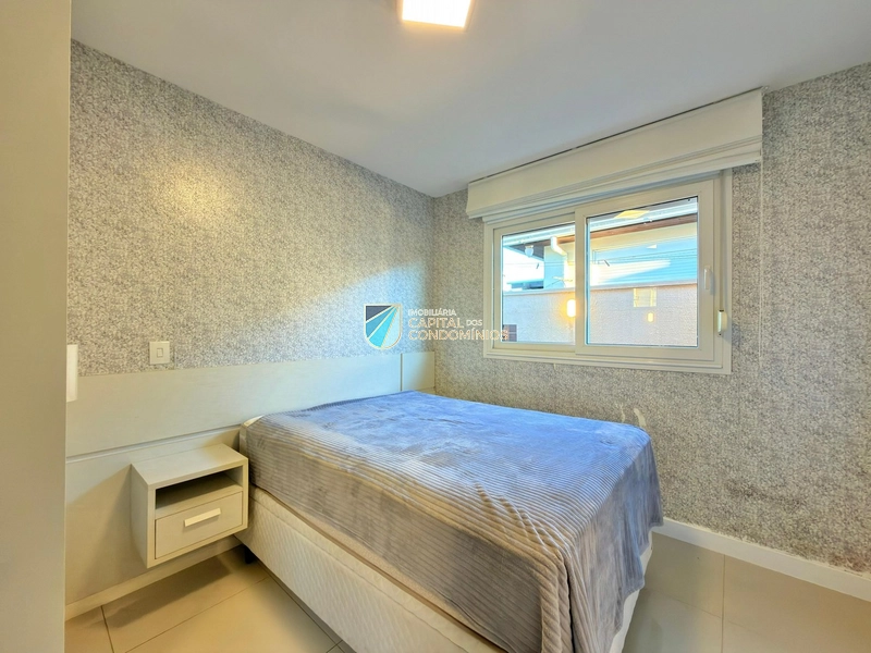 Casa Hermosa com corredor lateral: 20ª foto da galeria de imagens do imóvel