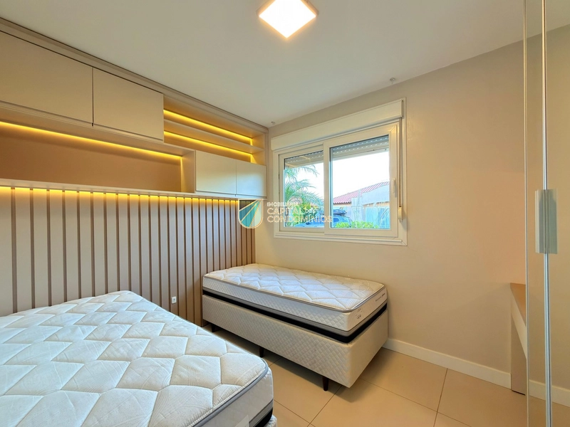 Casa Hermosa com corredor lateral: 25ª foto da galeria de imagens do imóvel