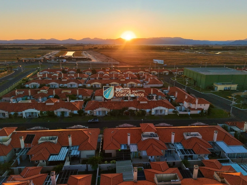 Casa Hermosa com corredor lateral: 28ª foto da galeria de imagens do imóvel