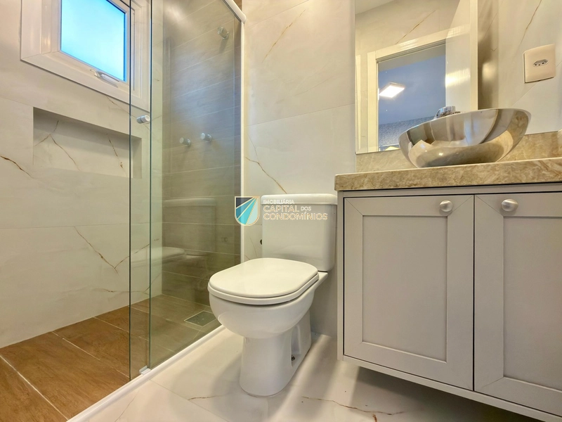 Casa Hermosa com corredor lateral: 19ª foto da galeria de imagens do imóvel