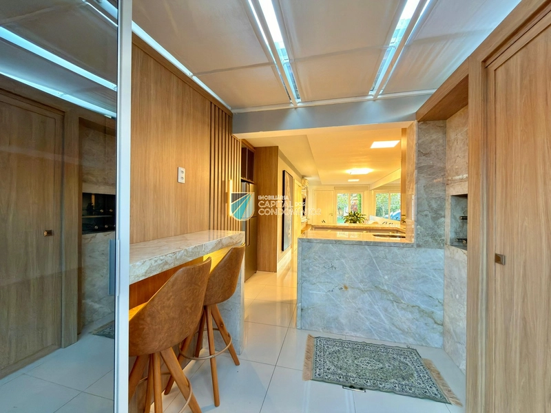 Casa Hermosa com corredor lateral: 17ª foto da galeria de imagens do imóvel