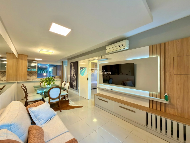 Casa Hermosa com corredor lateral: 2ª foto da galeria de imagens do imóvel