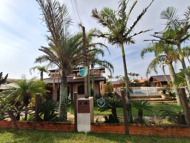 Sobrado em 3 terrenos: 2ª foto da galeria de imagens do imóvel