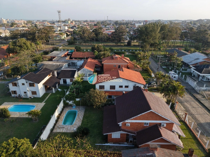 Sobrado em Atlântida: 4ª foto da galeria de imagens do imóvel