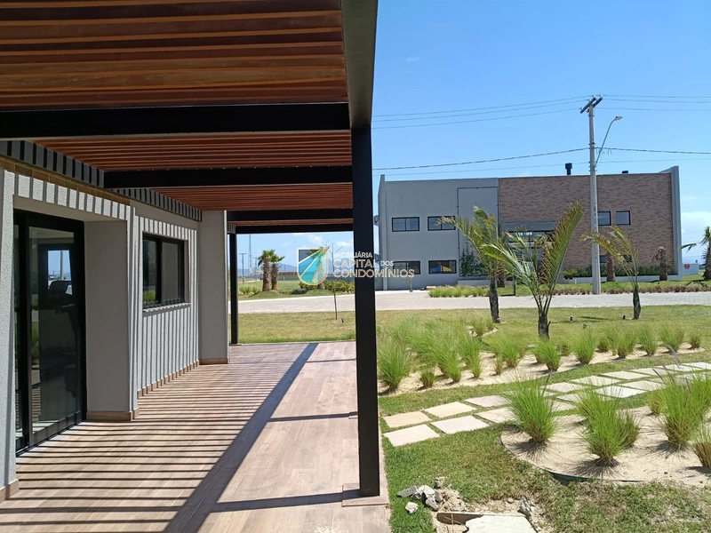 Terreno de esquina beira lago: 16ª foto da galeria de imagens do imóvel
