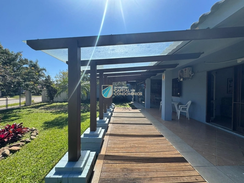 Casa de esquina em Atlântida: 8ª foto da galeria de imagens do imóvel