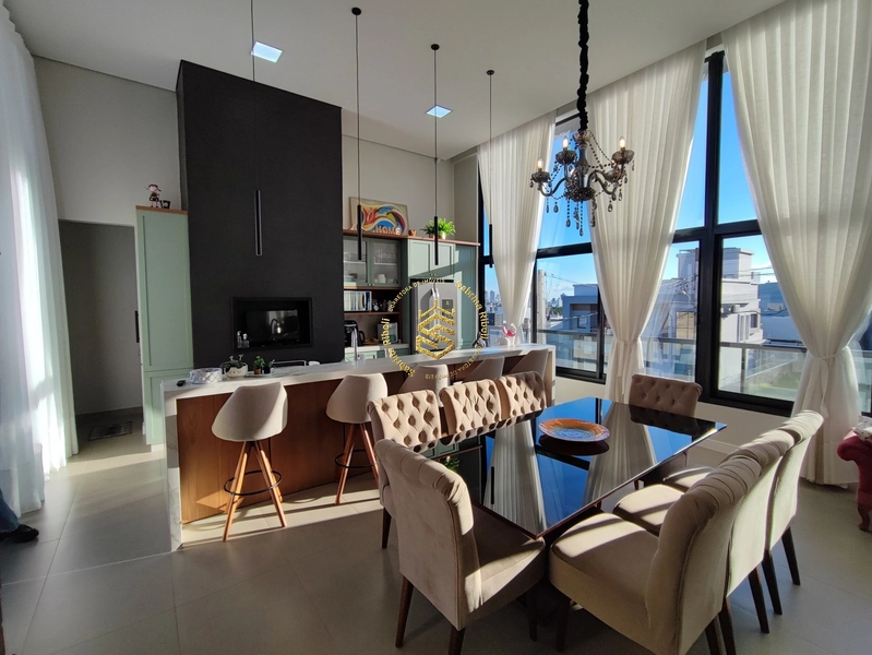 CASA Á VENDA COM 3 SUÍTES, AMBIENTES INTEGRADOS, NATURAL.: 1ª foto da galeria de imagens do imóvel