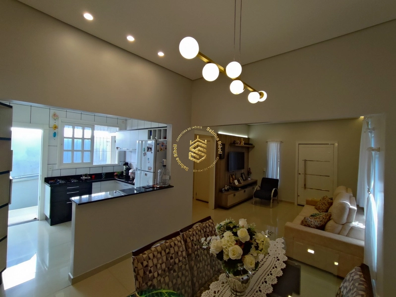 Casa á venda 1 suíte + 2 dormitórios no Presidente Medici.: 5ª foto da galeria de imagens do imóvel