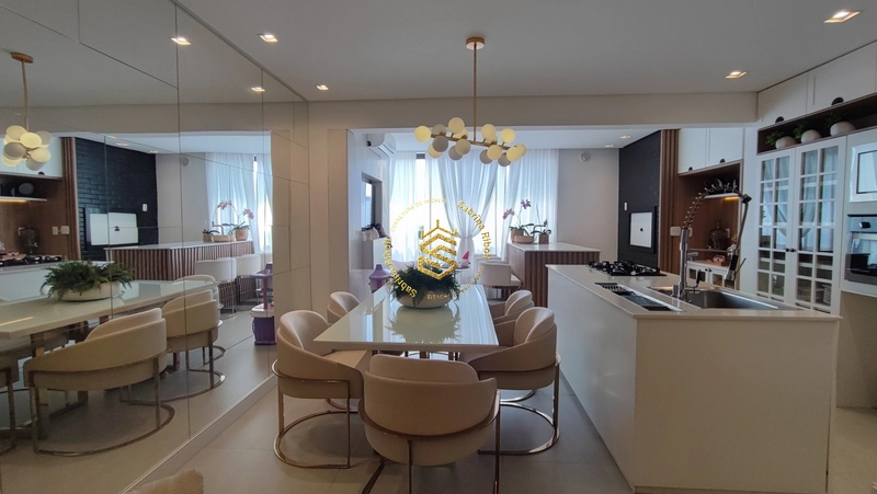 Apartamento totalmente mobiliado e decorado 1 suíte +2 dorm no centro.: 4ª foto da galeria de imagens do imóvel