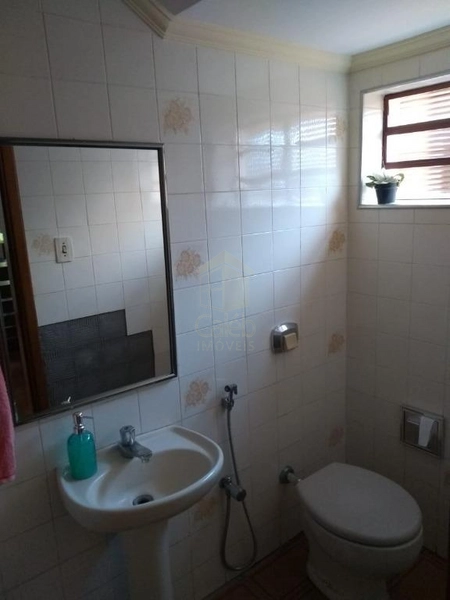 Sobrado com 3 dormitórios sendo 1 suíte à venda, por R$ 450.000 - Região Central: 8ª foto da galeria de imagens do imóvel