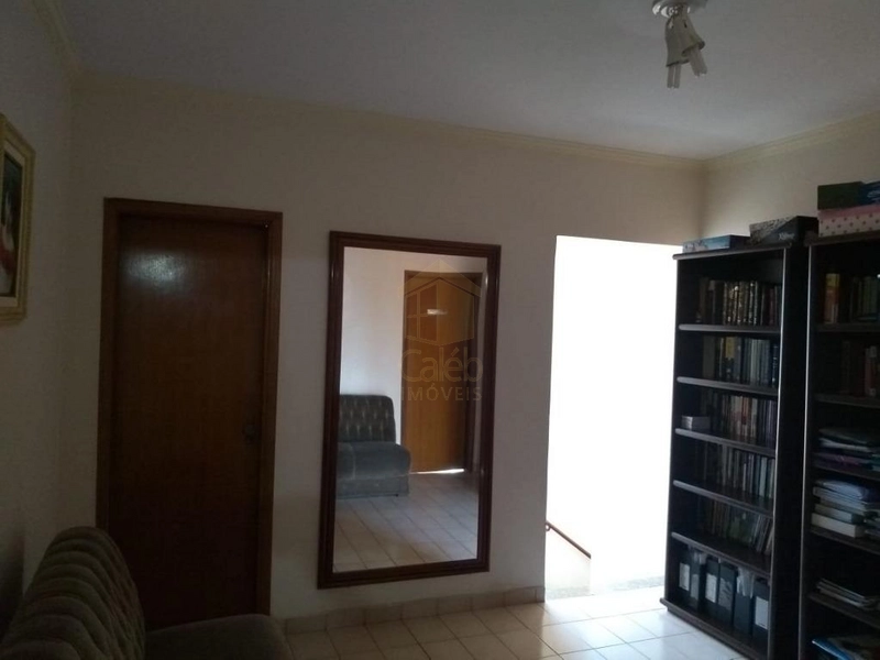 Sobrado com 3 dormitórios sendo 1 suíte à venda, por R$ 450.000 - Região Central: 9ª foto da galeria de imagens do imóvel