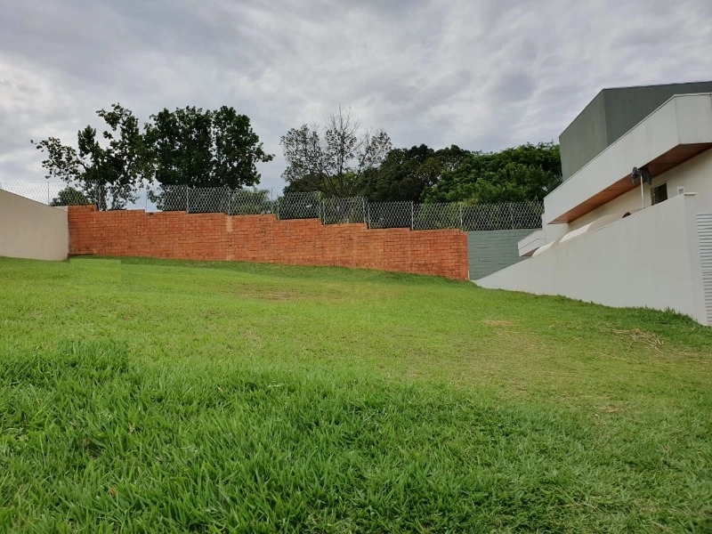 Terreno à venda No Condomínio Garden Park: 1ª foto da galeria de imagens do imóvel
