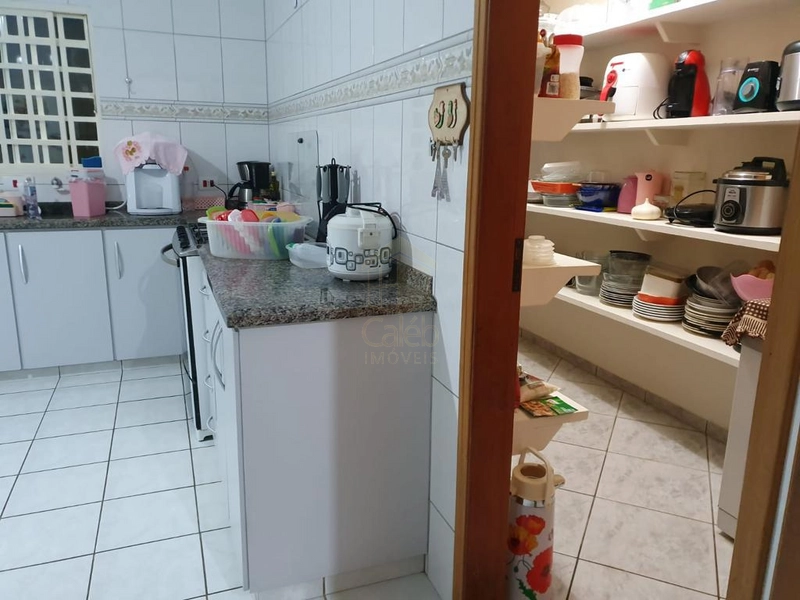 Vende-se Casa no Jardim São Domingos em Marília-SP. e: 12ª foto da galeria de imagens do imóvel