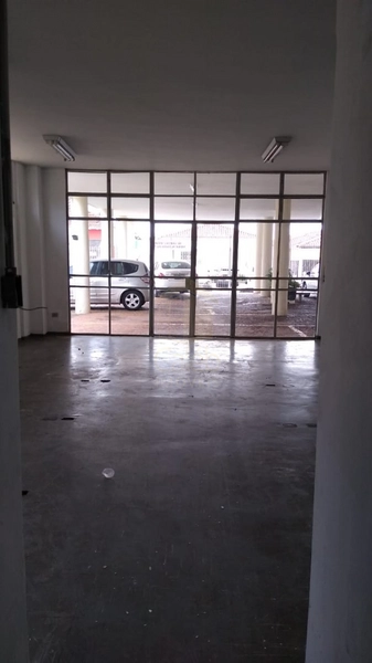 Casa Comercial a Venda com 10 salas em Marília SP: 11ª foto da galeria de imagens do imóvel