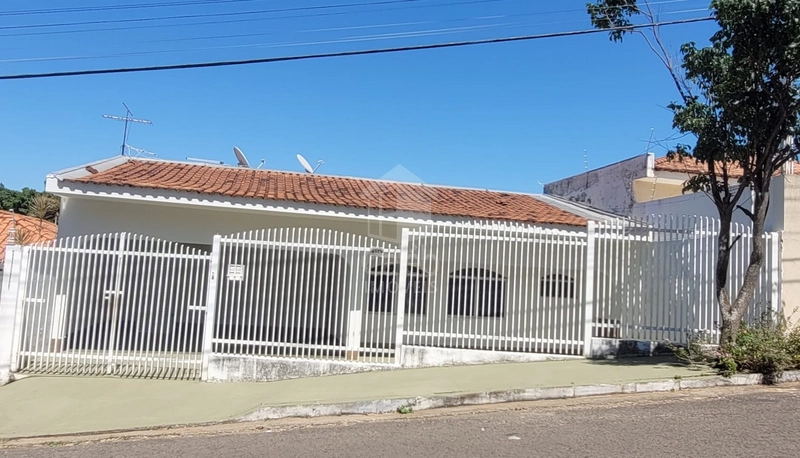 Casa à venda com 3 dormitórios no Jardim Ohara em Marília-SP: 1ª foto da galeria de imagens do imóvel