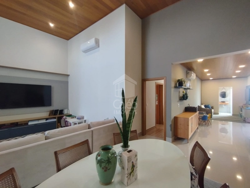 Casa a Venda no Condomínio Reserva Esmeralda em Marília-SP.: 3ª foto da galeria de imagens do imóvel