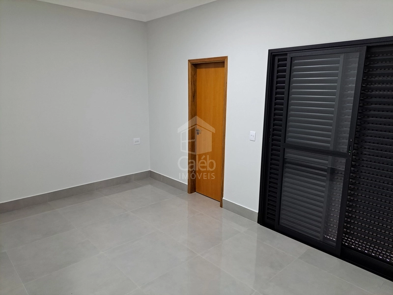 Casa a Venda no JD Planalto: 13ª foto da galeria de imagens do imóvel