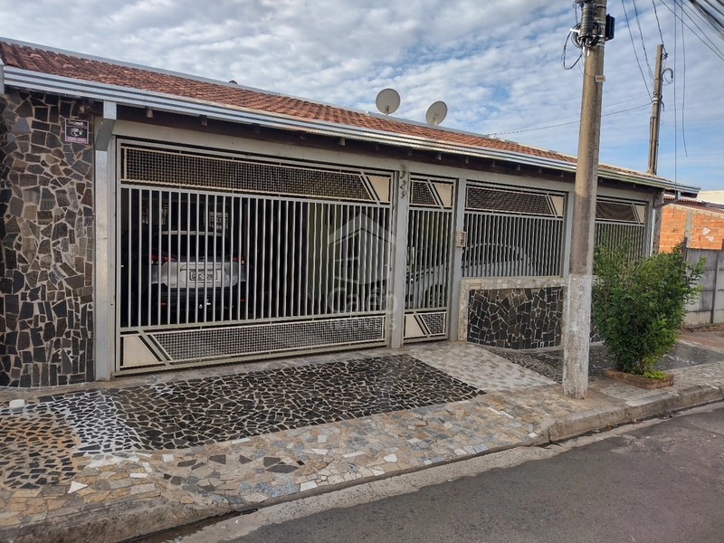 Casa á Venda Bairro Adolpho Bim: 1ª foto da galeria de imagens do imóvel