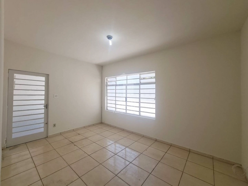 Casa a Venda no Bairro Lorenzetti em Marília-SP.: 3ª foto da galeria de imagens do imóvel