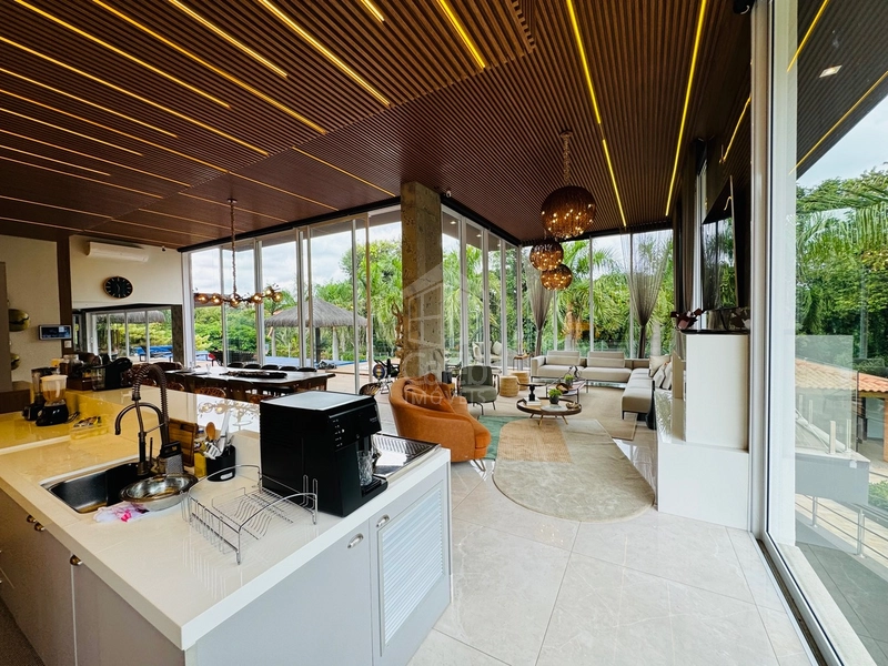 Mansão de luxo com 4 suítes, piscina e lago condomínio Green Valley: 8ª foto da galeria de imagens do imóvel