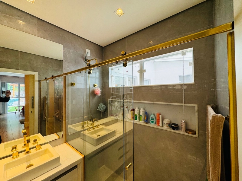 Mansão de luxo com 4 suítes, piscina e lago condomínio Green Valley: 59ª foto da galeria de imagens do imóvel