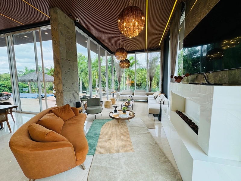 Mansão de luxo com 4 suítes, piscina e lago condomínio Green Valley: 9ª foto da galeria de imagens do imóvel