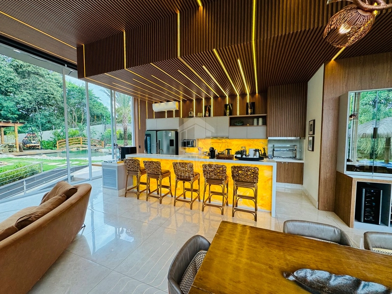 Mansão de luxo com 4 suítes, piscina e lago condomínio Green Valley: 3ª foto da galeria de imagens do imóvel