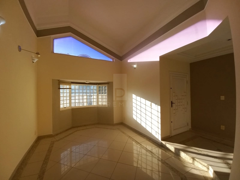 Casa com pisicna no Jd Aquarios em Marilia / Sp: 3ª foto da galeria de imagens do imóvel