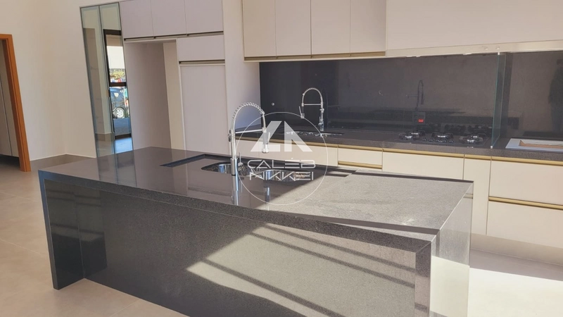 Casa com pisicna no Condominio Jd de Renoir em Marilia / SP: 6ª foto da galeria de imagens do imóvel