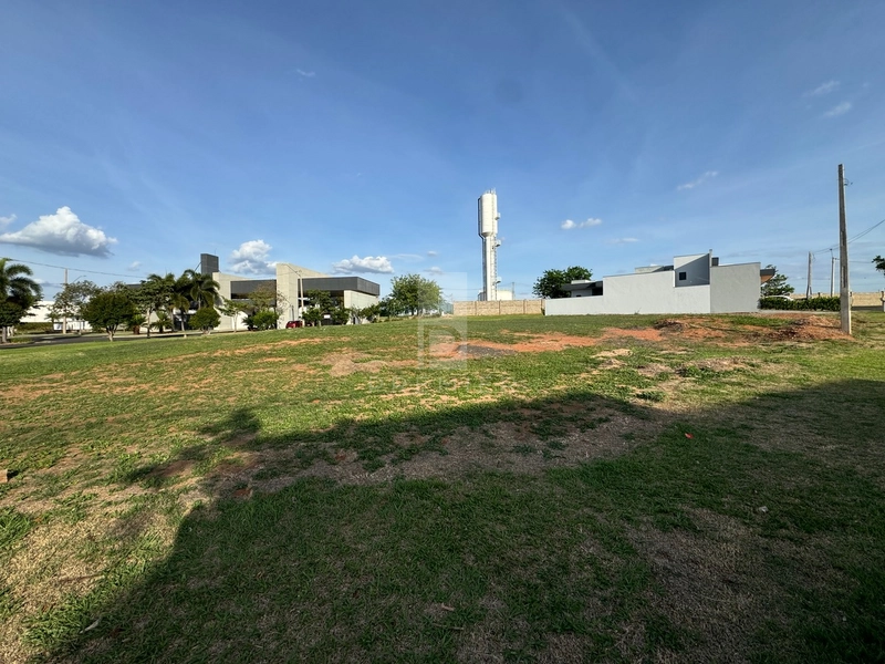 Terreno plano no Condomínio Verana em Marília-SP.: 2ª foto da galeria de imagens do imóvel