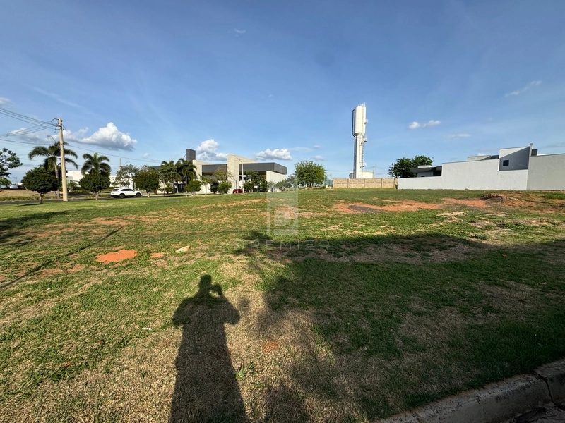 Terreno plano no Condomínio Verana em Marília-SP.: 3ª foto da galeria de imagens do imóvel