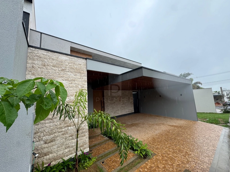 Casa com 3 quartos e piscina no condomínio esmeralda Residence Marília: 1ª foto da galeria de imagens do imóvel