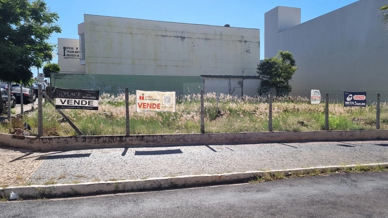 Terreno na Rua São Luiz em Marilia/ SP: 2ª foto da galeria de imagens do imóvel