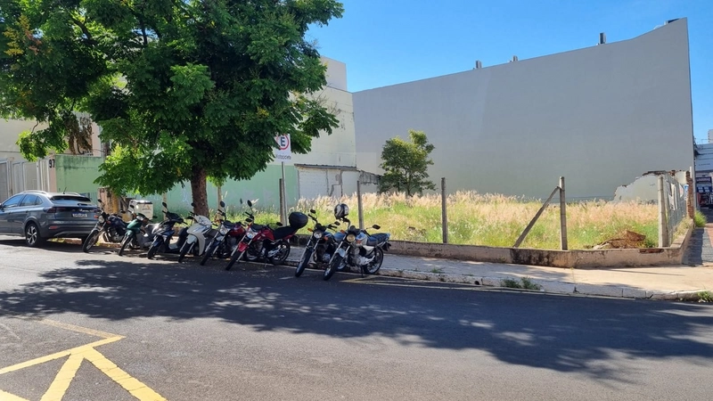 Terreno na Rua São Luiz em Marilia/ SP: 1ª foto da galeria de imagens do imóvel