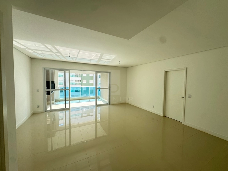 Apartamento com 3 suítes, 4 garagens no edificio Belvedere Marília-SP: 1ª foto da galeria de imagens do imóvel