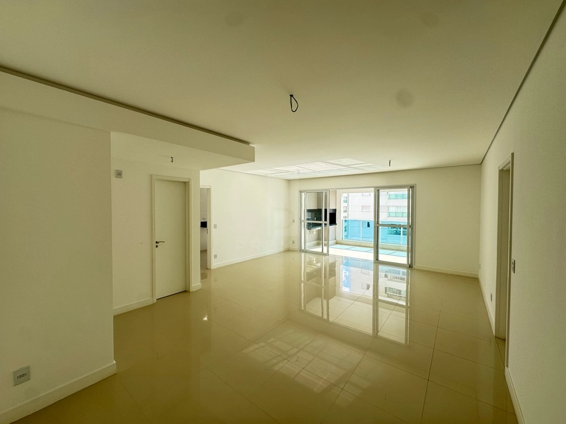 Apartamento com 3 suítes, 4 garagens no edificio Belvedere Marília-SP: 2ª foto da galeria de imagens do imóvel