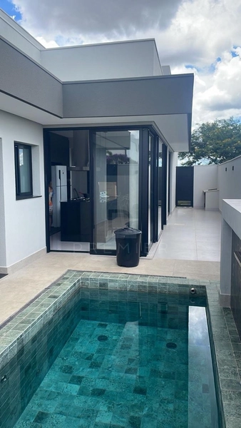 Casa com 3 quartos e piscina no Cond. Village Damha-Marília-SP: 2ª foto da galeria de imagens do imóvel