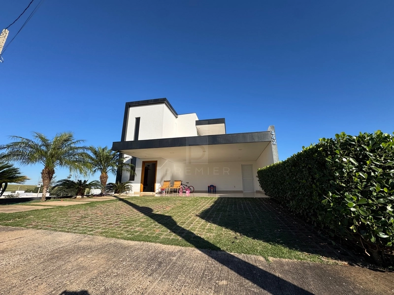 Casa com 3 quartos e piscina no condomínio Verana-Marília-SP: 2ª foto da galeria de imagens do imóvel