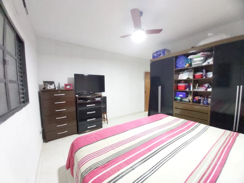 Casa com 3 quartos sendo 1 suíte no Jd. Universitário em Marília-SP.: 11ª foto da galeria de imagens do imóvel