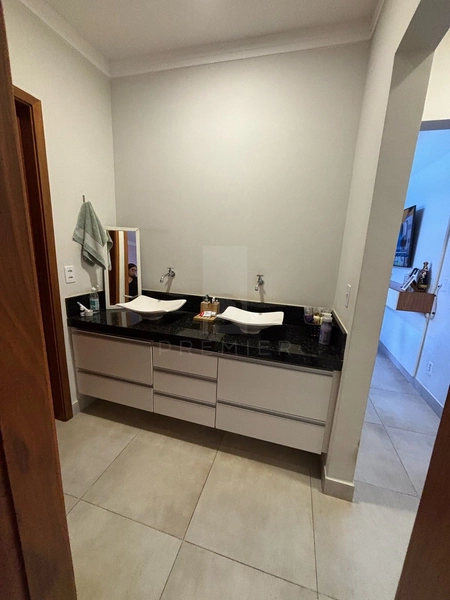 Casa com 3 quartos sendo 1 suíte no Jd. Universitários em Marília-SP.: 12ª foto da galeria de imagens do imóvel