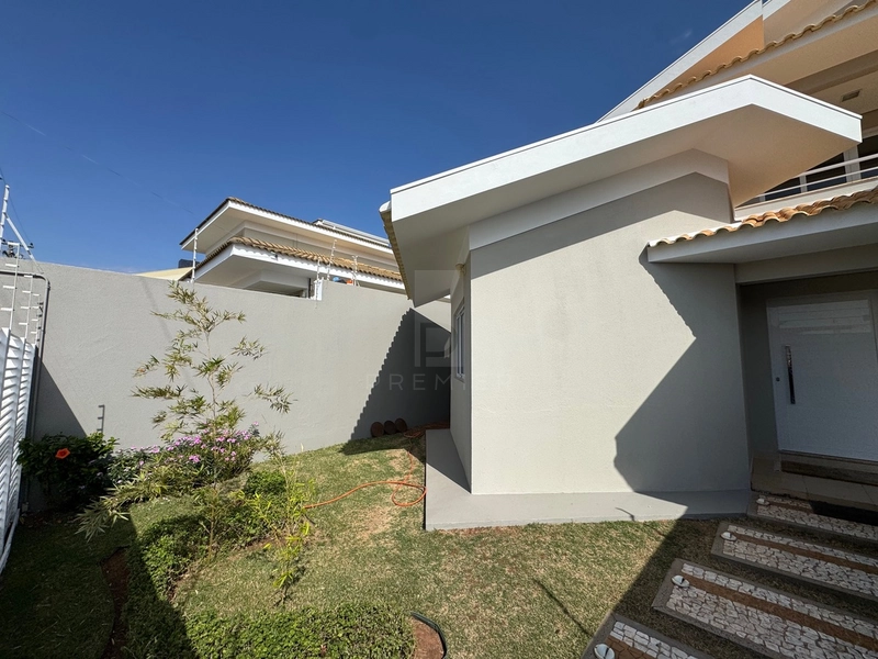 Casa com 4 suítes e piscina no Bairro Maria Izabel em Marília-SP: 3ª foto da galeria de imagens do imóvel