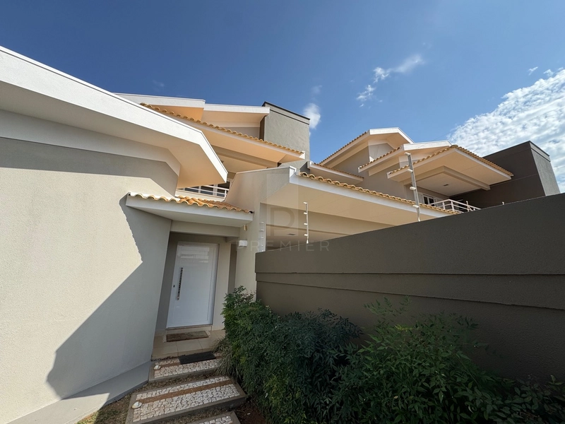 Casa com 4 suítes e piscina no Bairro Maria Izabel em Marília-SP: 4ª foto da galeria de imagens do imóvel