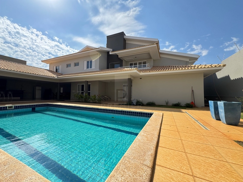 Casa com 4 suítes e piscina no Bairro Maria Izabel em Marília-SP: 24ª foto da galeria de imagens do imóvel