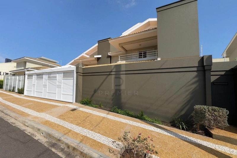 Casa com 4 suítes e piscina no Bairro Maria Izabel em Marília-SP: 2ª foto da galeria de imagens do imóvel
