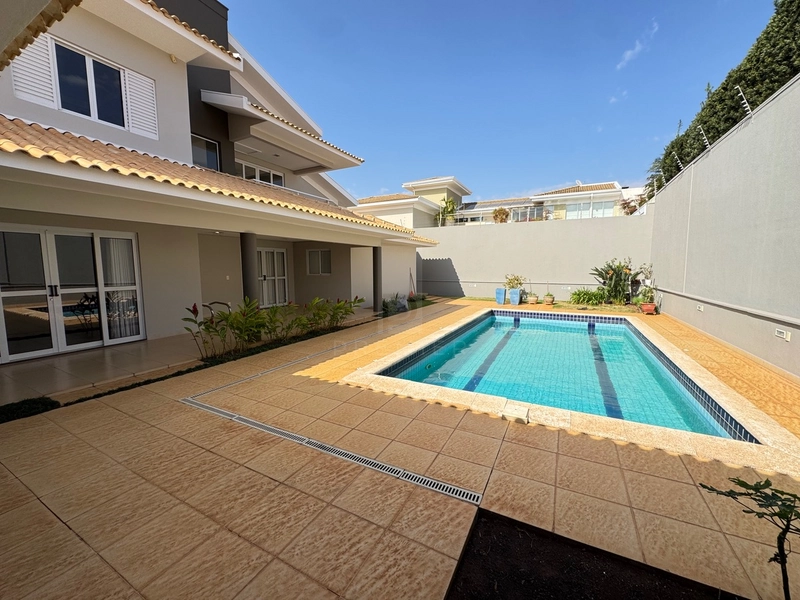 Casa com 4 suítes e piscina no Bairro Maria Izabel em Marília-SP: 21ª foto da galeria de imagens do imóvel