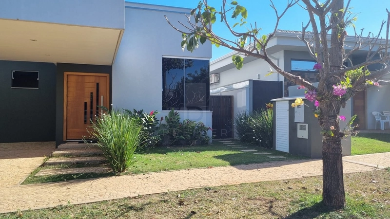 Casa com 3 quartos e piscina no Condominio Costa do Ipe em Marilia: 4ª foto da galeria de imagens do imóvel